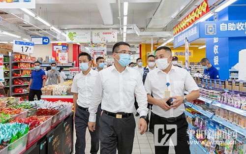 平陽(yáng)縣委書記章壽禹督查疫情防控和節(jié)前安全生產(chǎn)工作